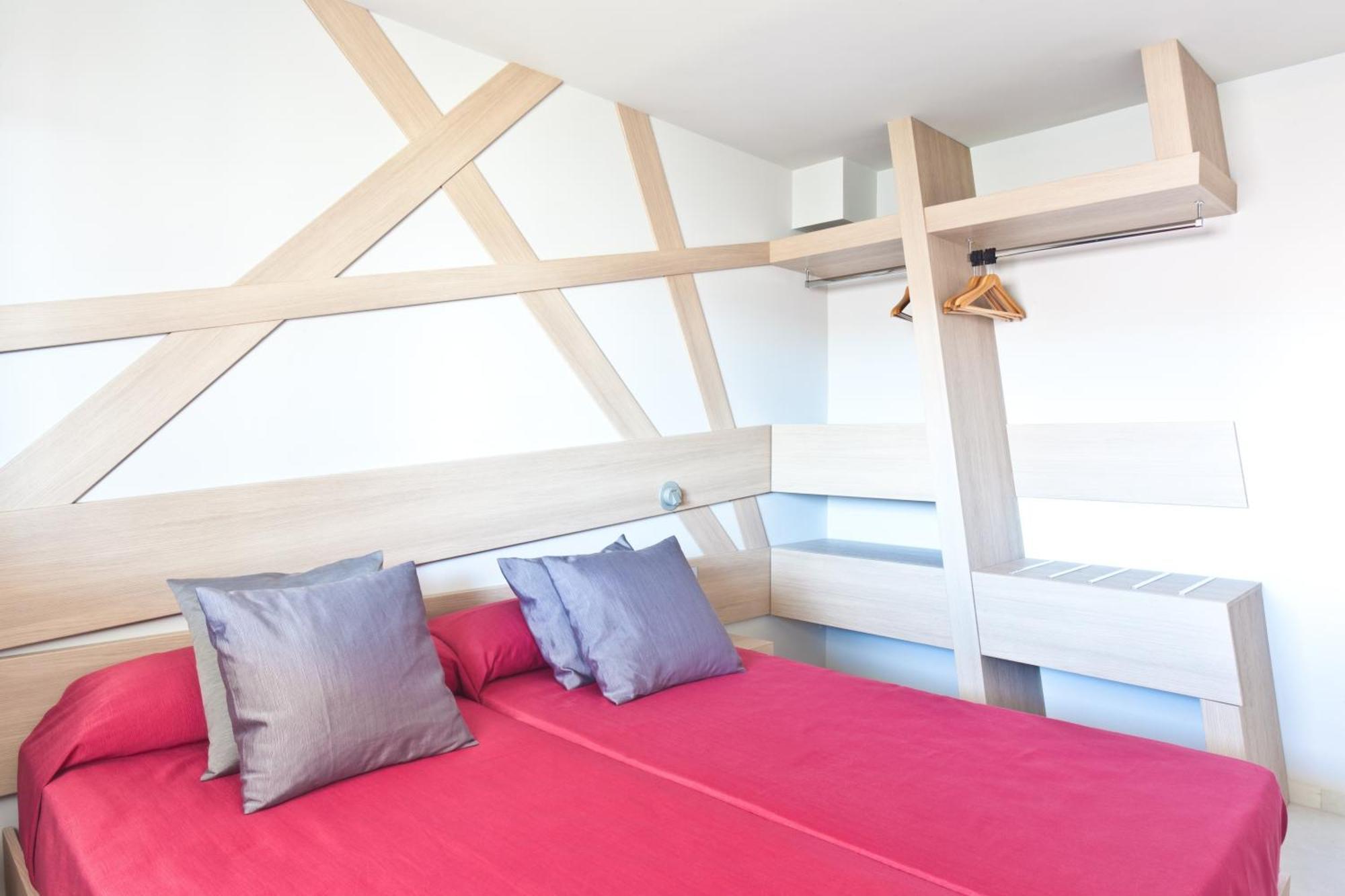 Ryans Ibiza Apartments - Only Adults Стая снимка