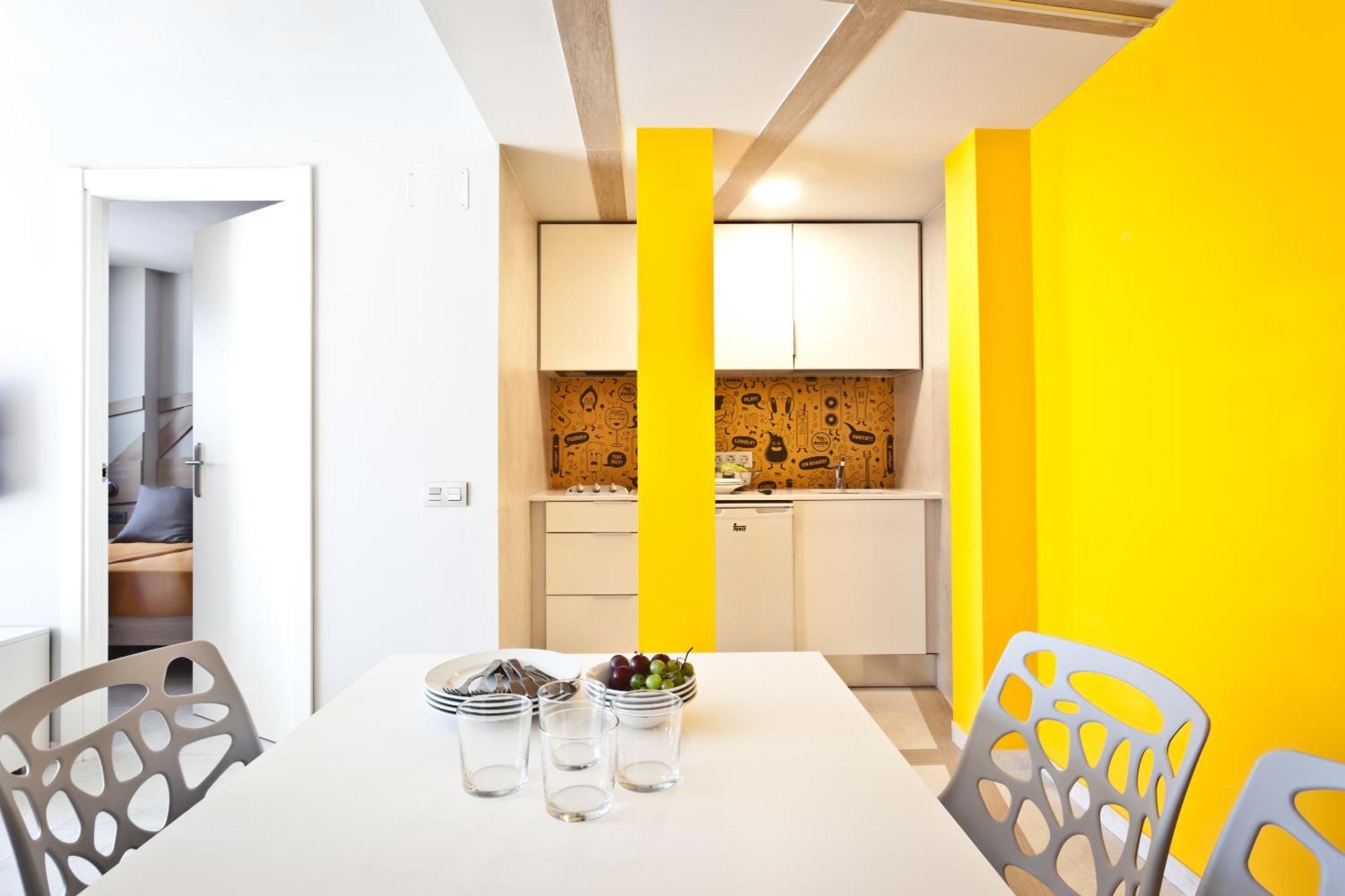Ryans Ibiza Apartments - Only Adults Стая снимка