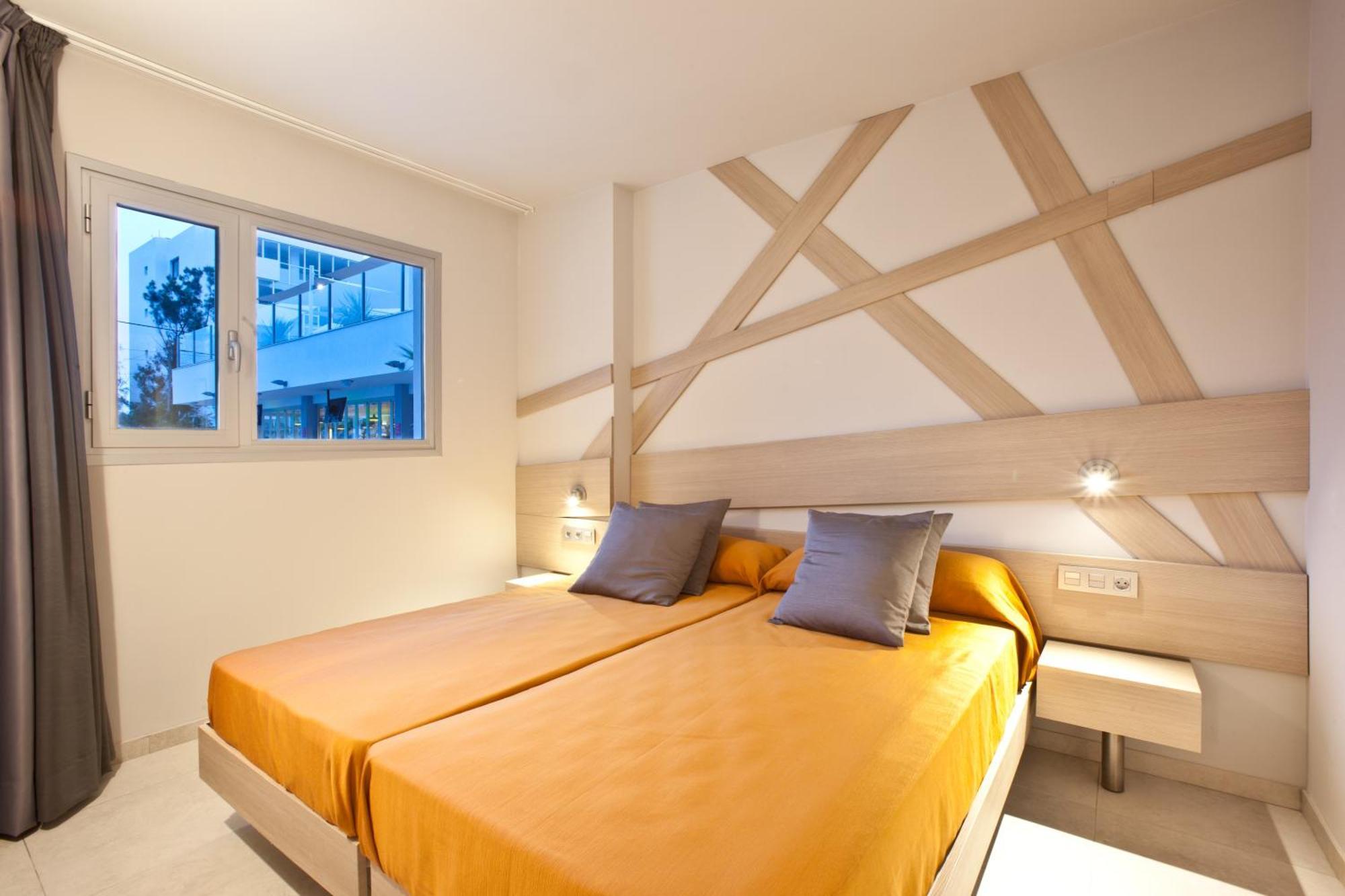 Ryans Ibiza Apartments - Only Adults Стая снимка