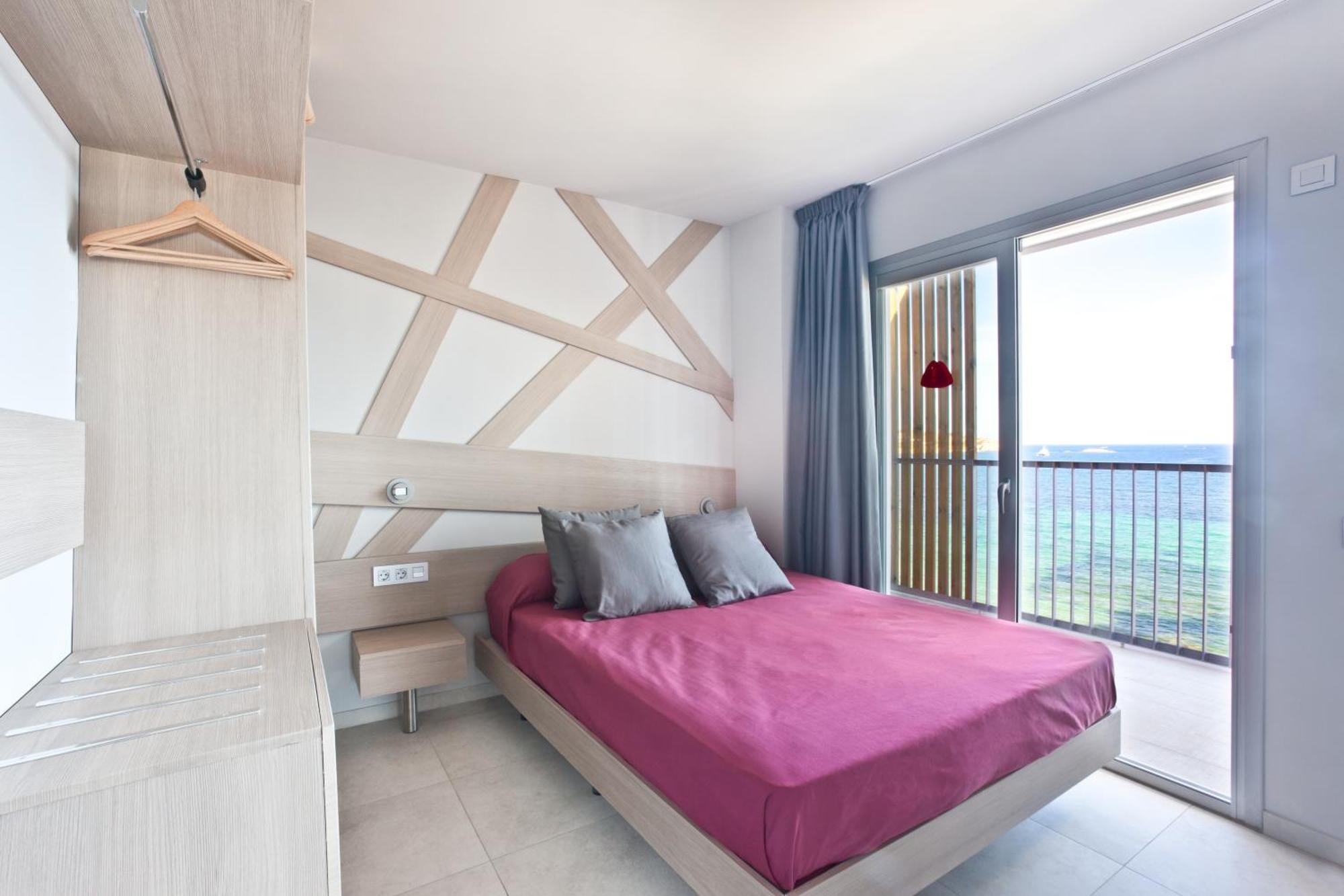 Ryans Ibiza Apartments - Only Adults Стая снимка