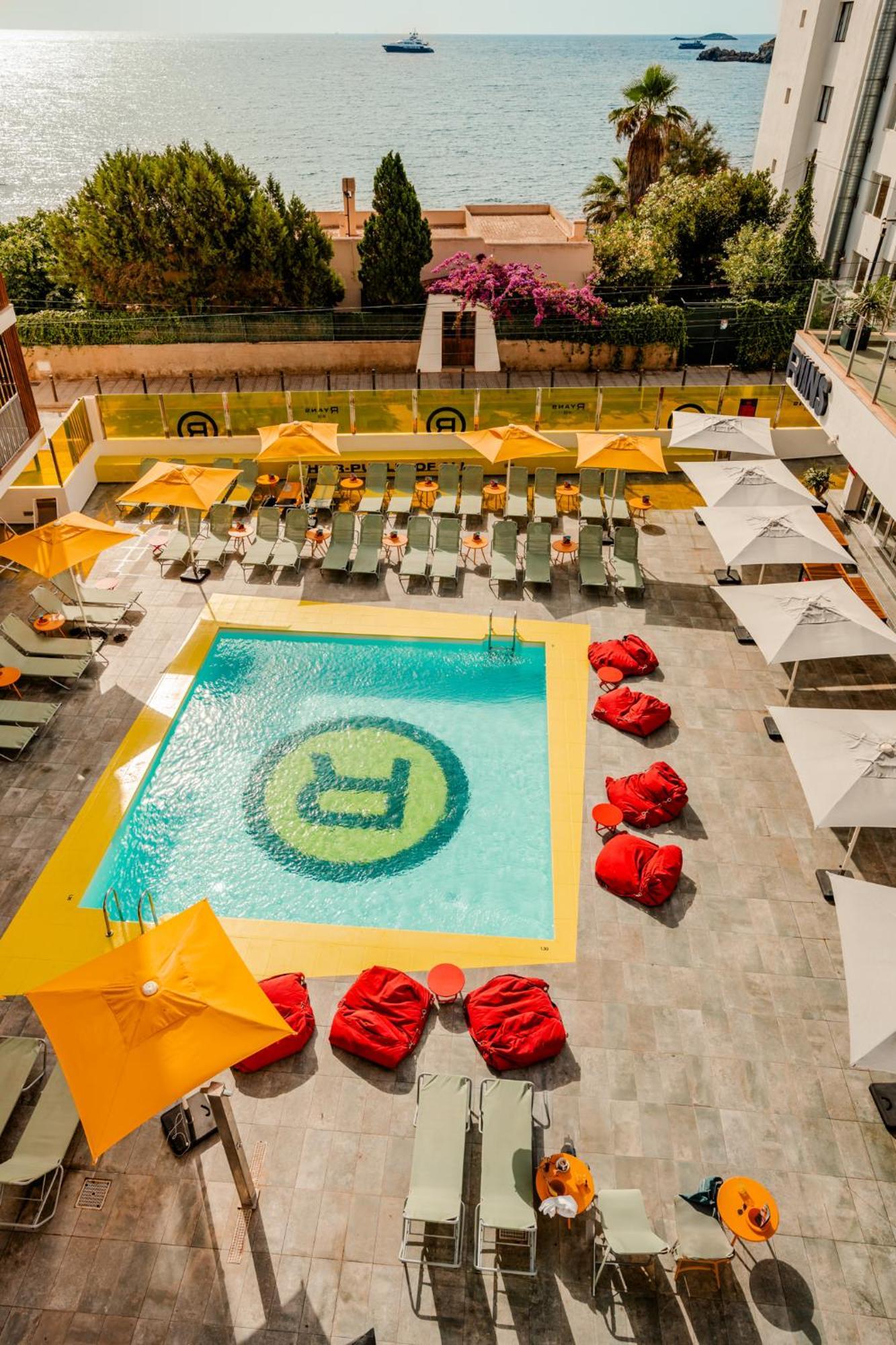 Ryans Ibiza Apartments - Only Adults Екстериор снимка
