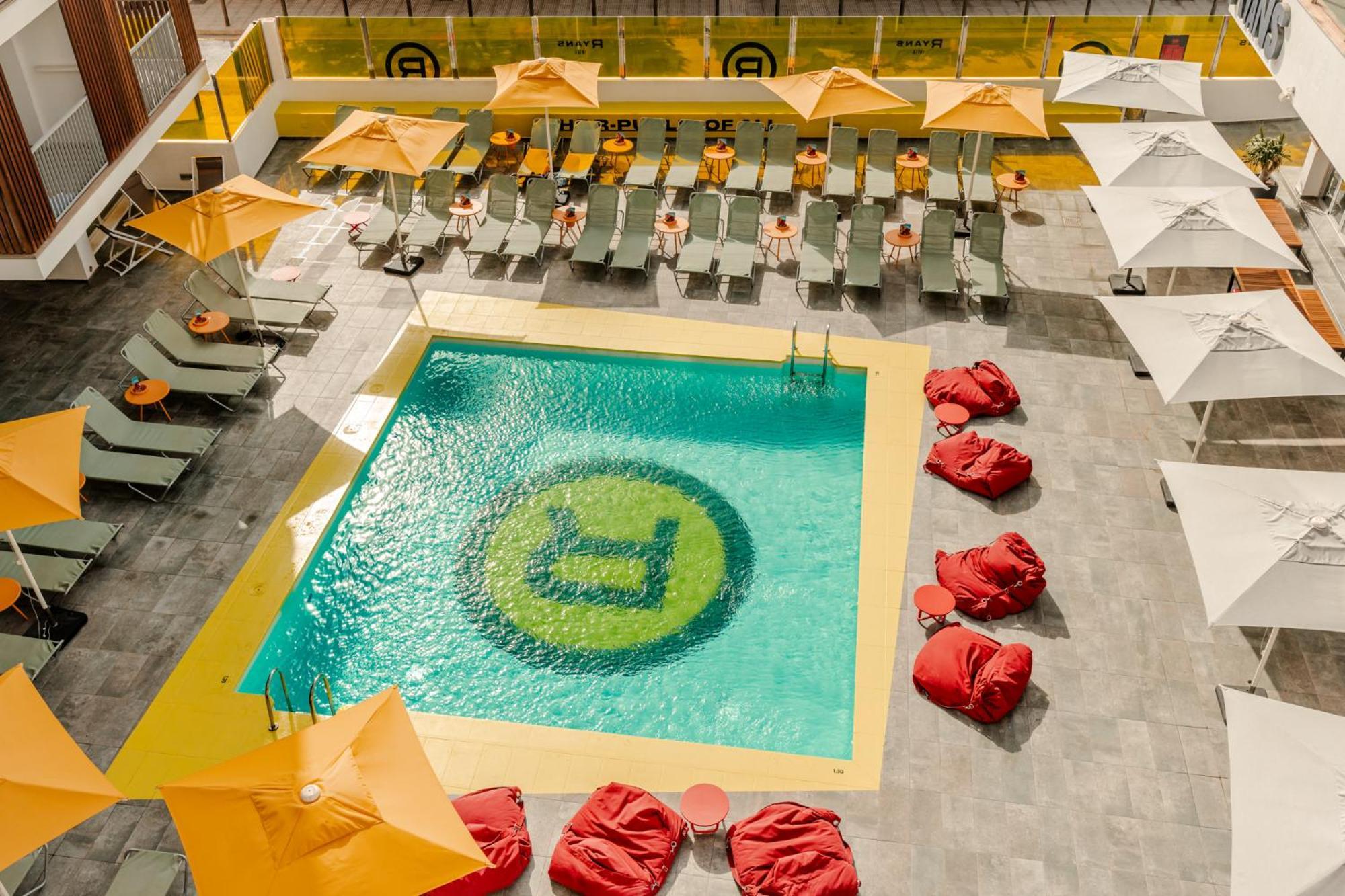 Ryans Ibiza Apartments - Only Adults Екстериор снимка