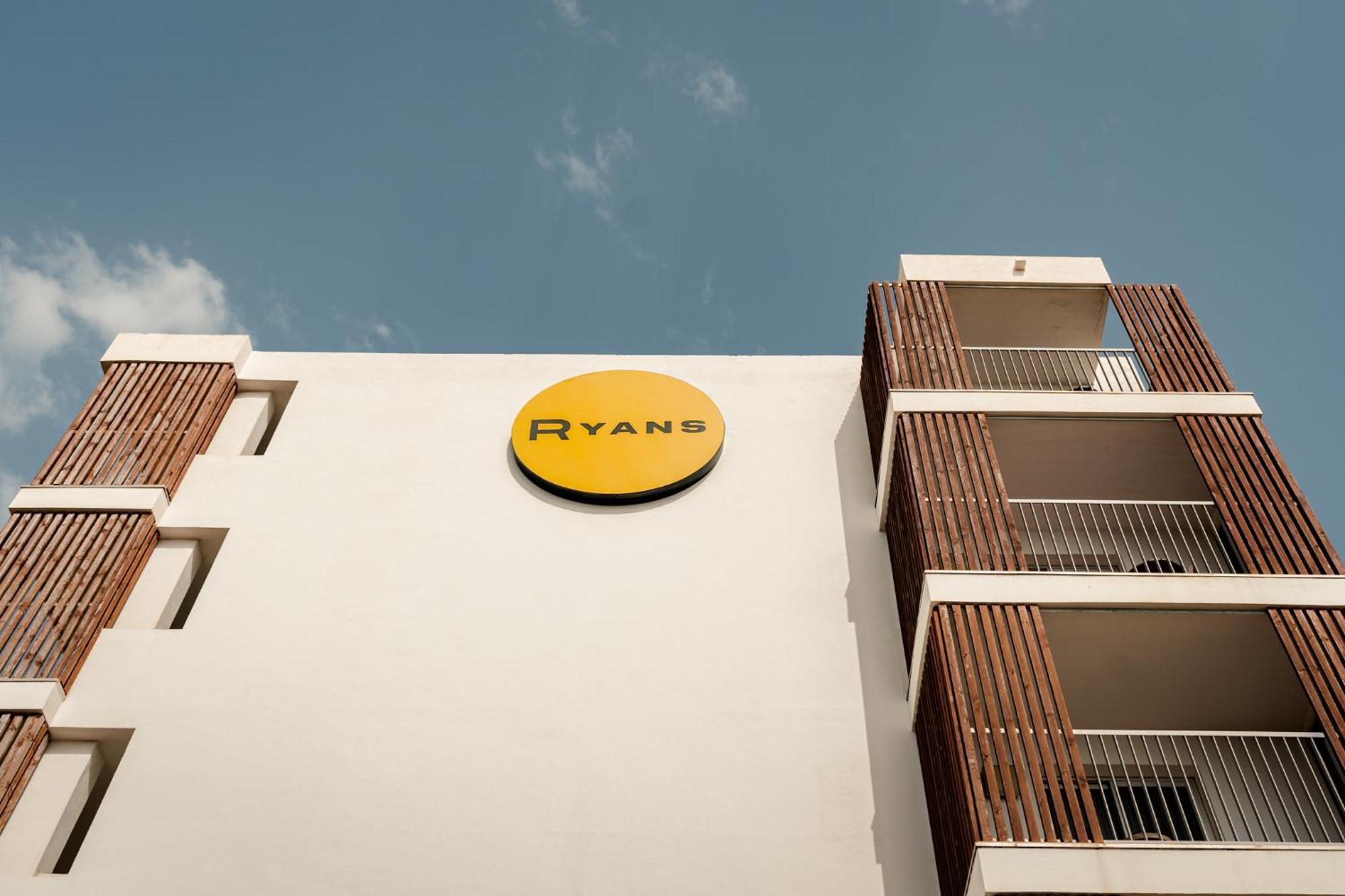 Ryans Ibiza Apartments - Only Adults Екстериор снимка